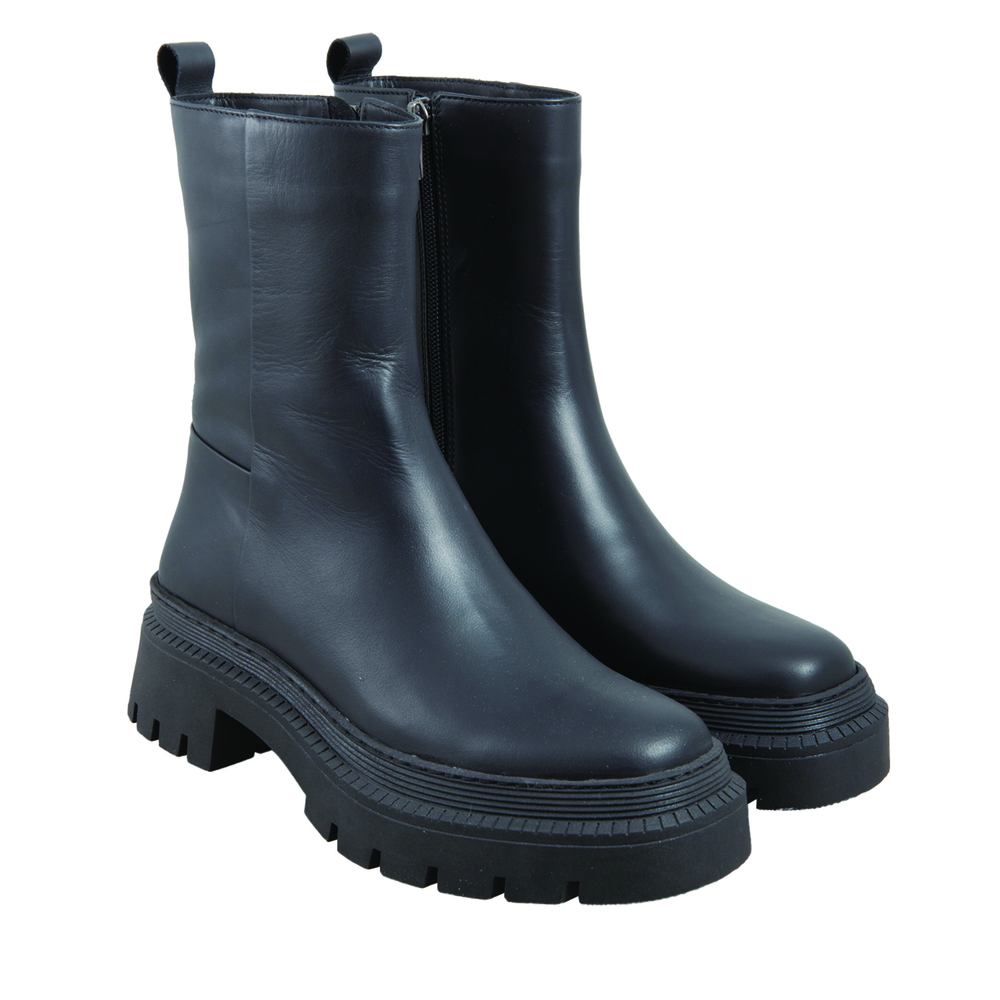 Berlino Ankle boot in calfskin, black, 38 EU
